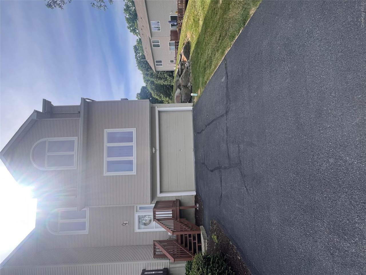 10 Rockridge Drive - Photo 1