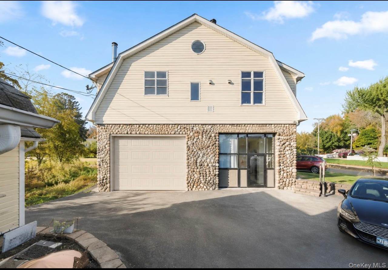 1403 Kings Highway - Photo 1