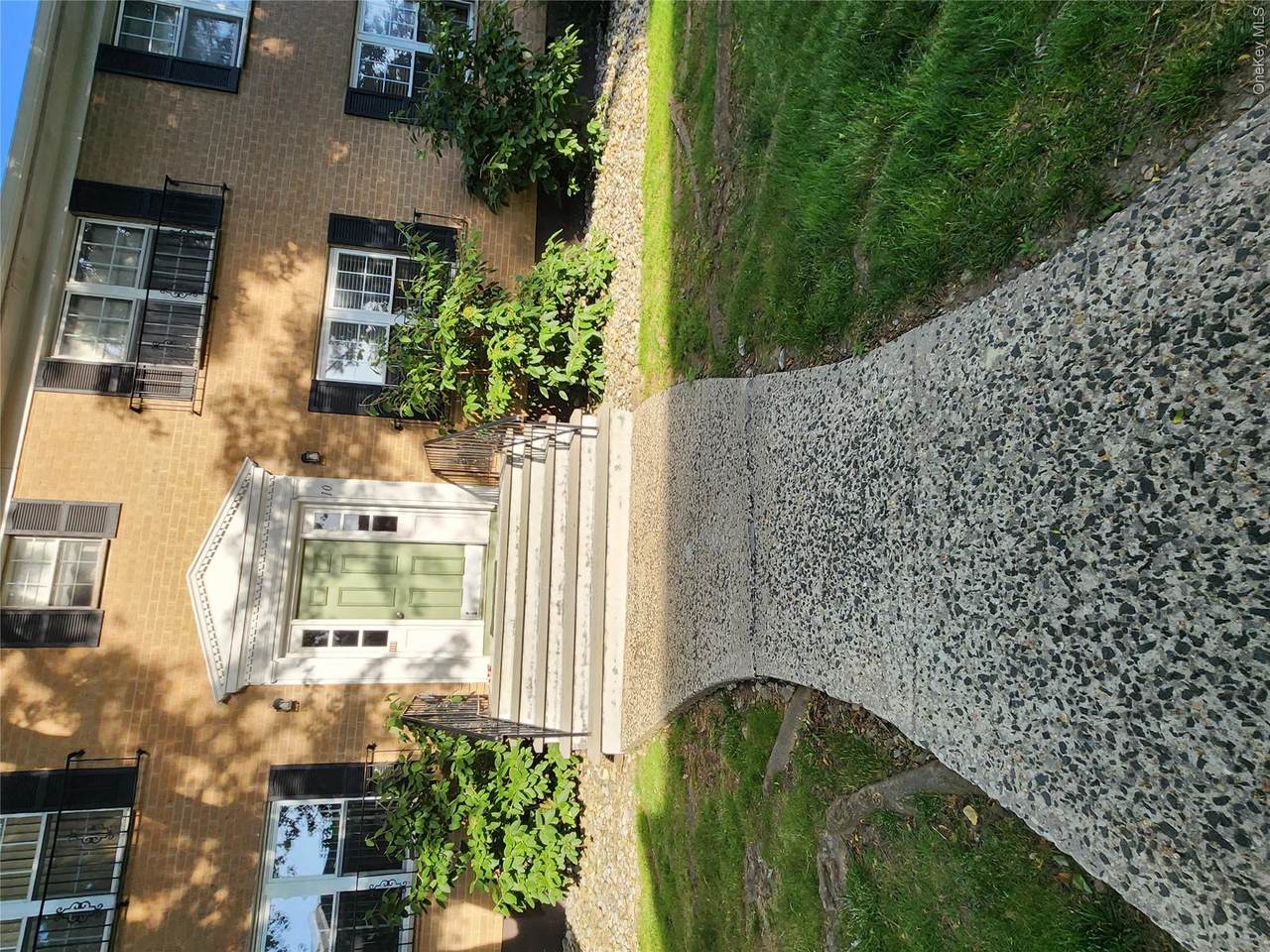 10 Somerset Drive - Photo 1