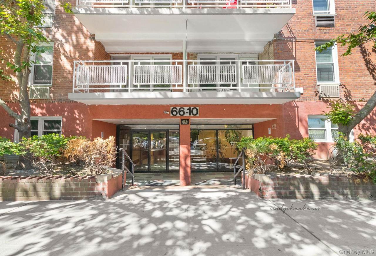 66-10 Thornton Place - Photo 1