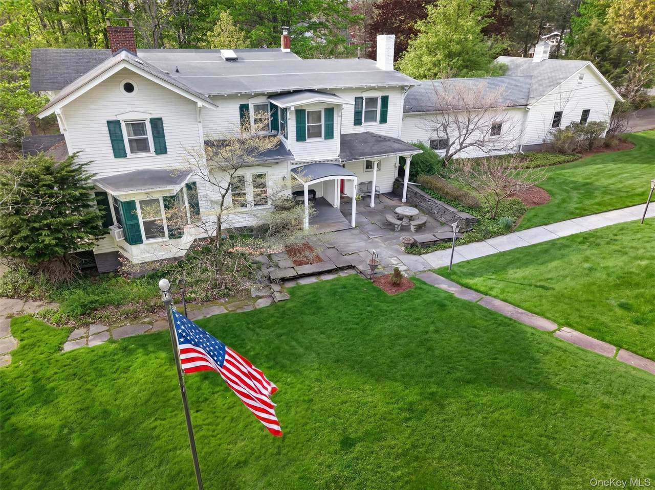 219 Husdon Street - Photo 1