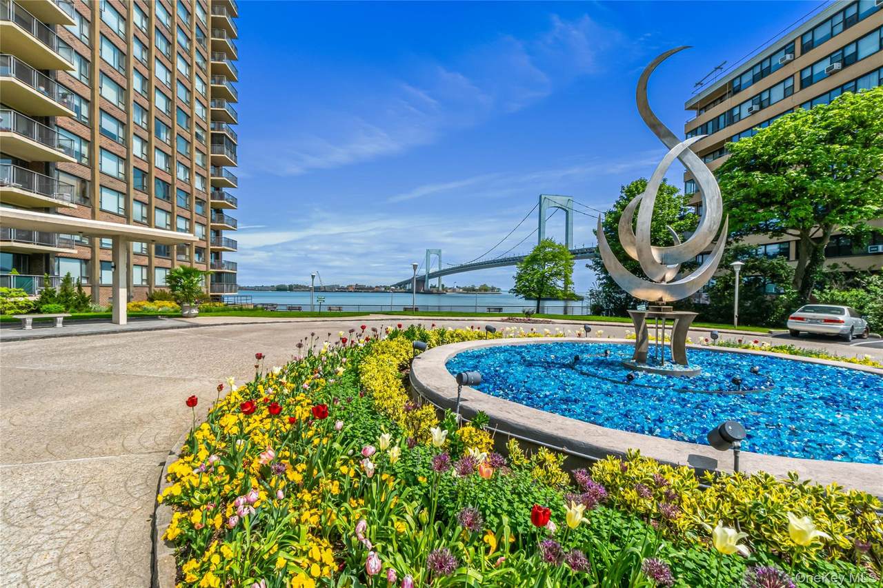 166-25 Powells Cove Boulevard - Photo 1