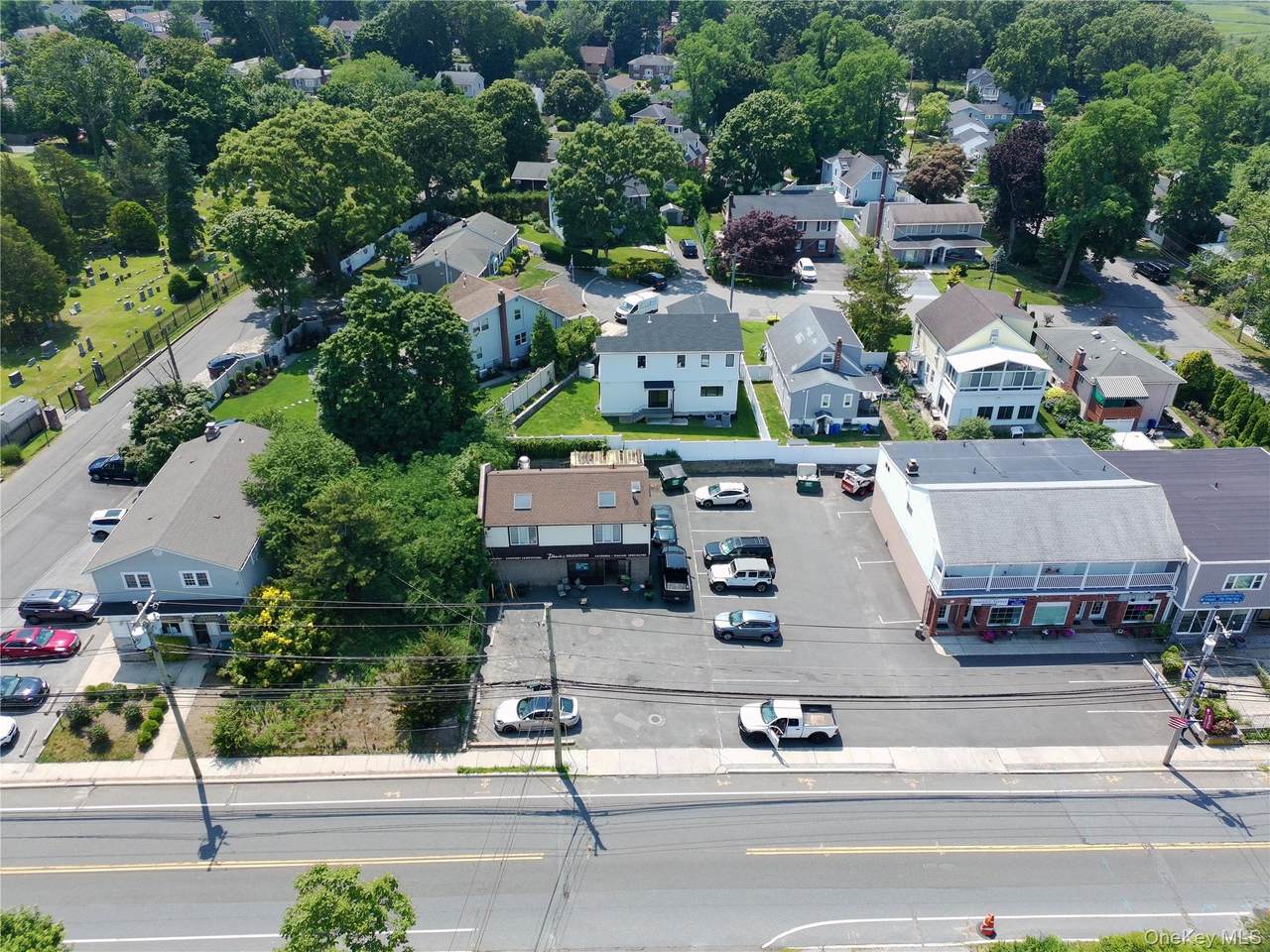 44 Bayville Avenue - Photo 1