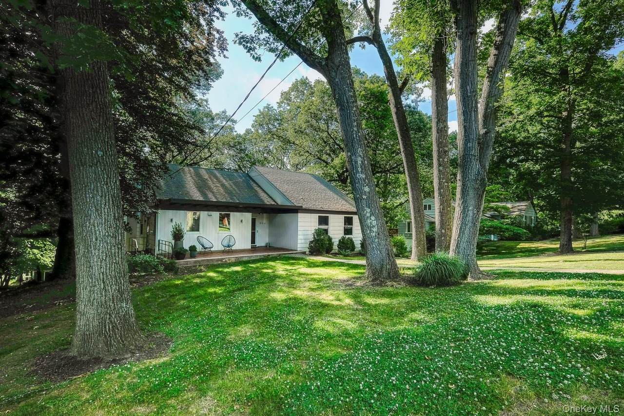 306 Clinton Avenue - Photo 1
