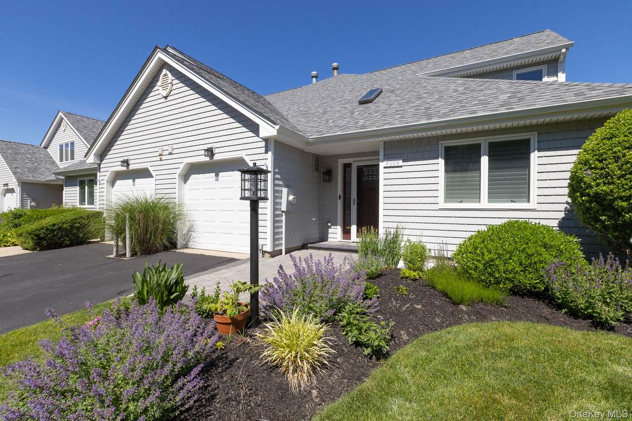 4004 The Fairway - Photo 1