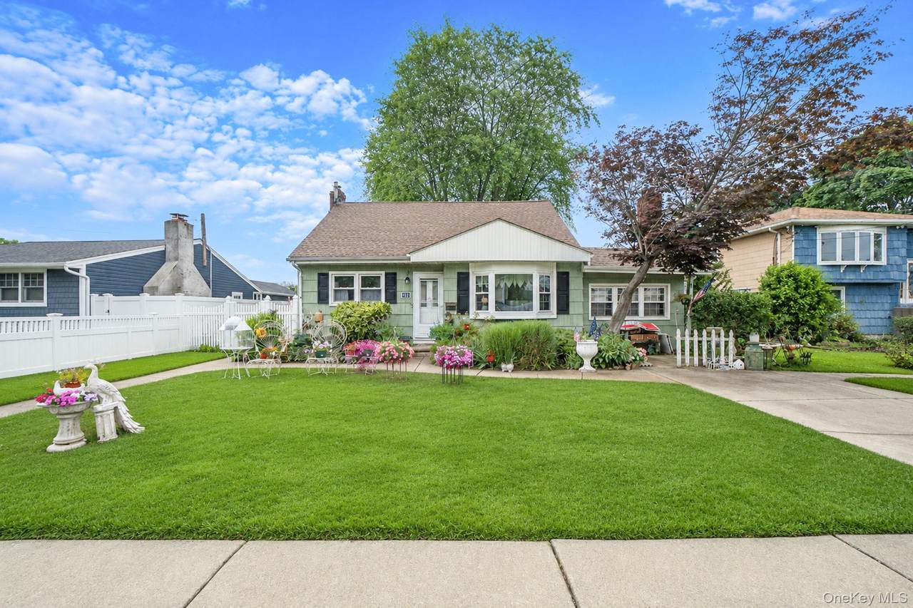 18 Bay Drive - Photo 1