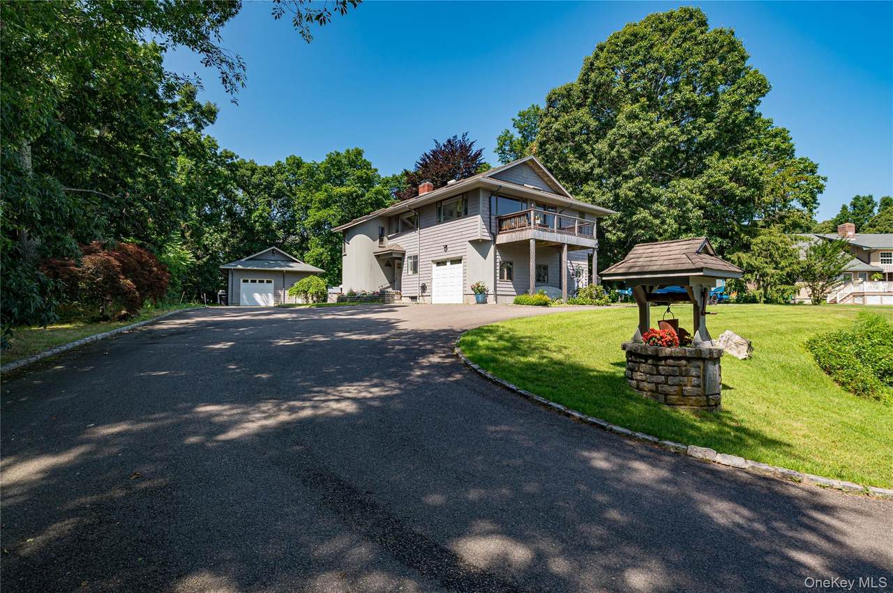 81 Manor Lane - Photo 1