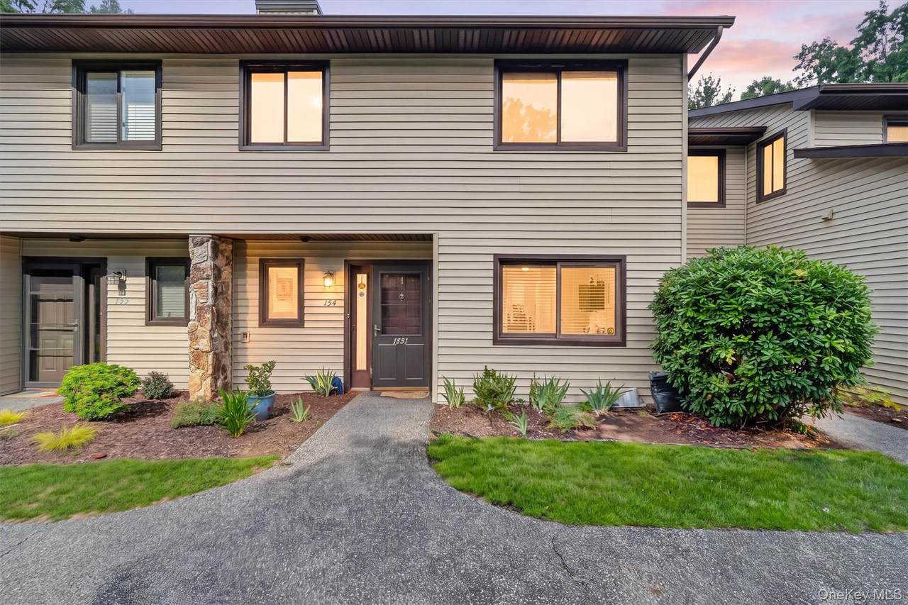 154 Eagleton Drive - Photo 1