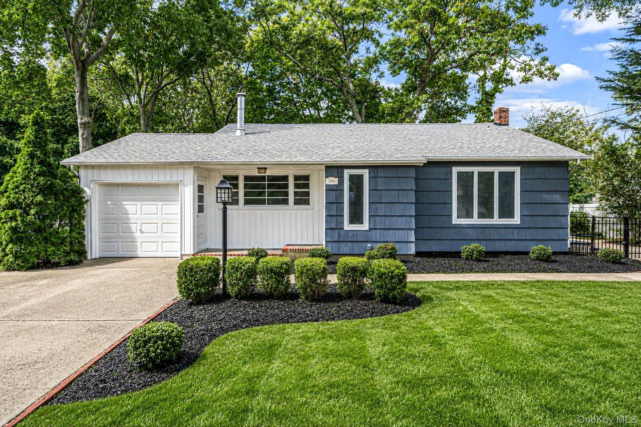 194 Phyllis Drive - Photo 1