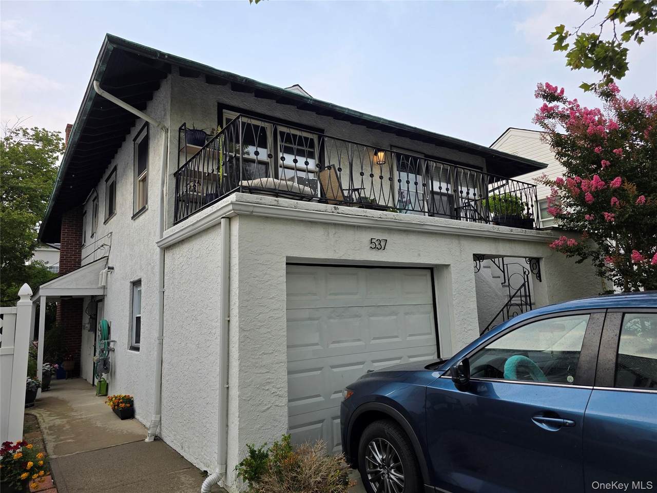 537 Chester Street - Photo 1