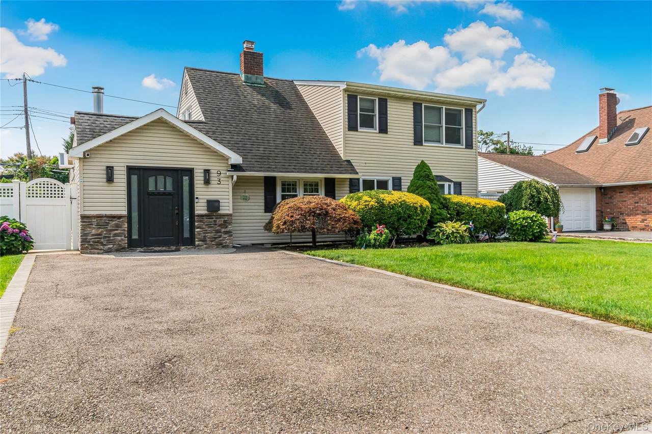 93 Duckpond Drive - Photo 1