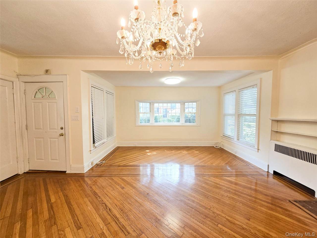 256-15 Pembroke Avenue - Photo 1
