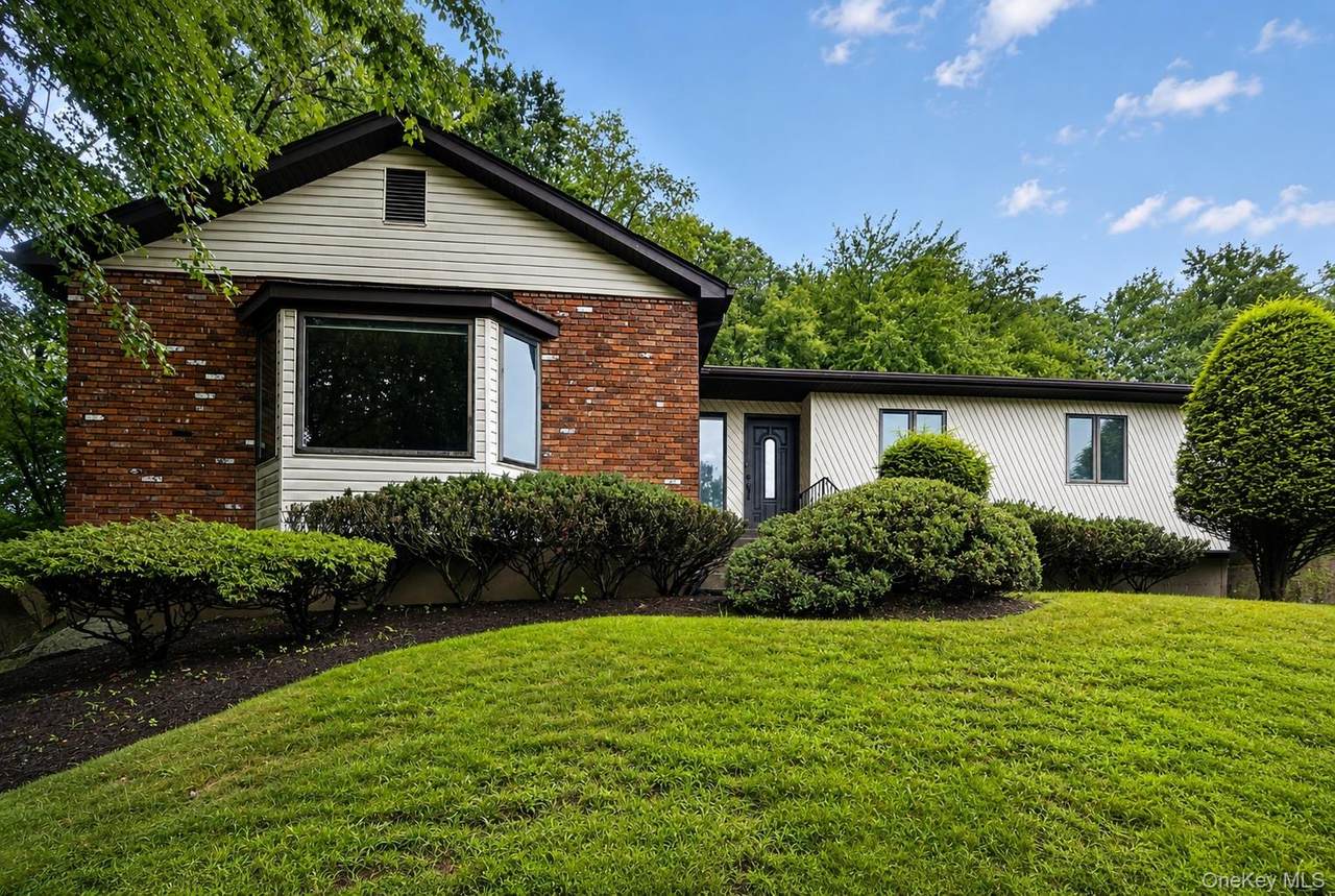 211 Waters Edge - Photo 1