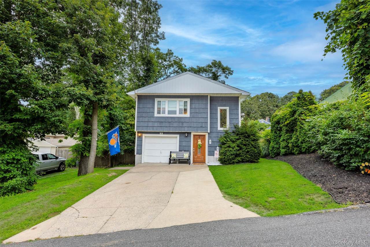 33 Manhasset Road - Photo 1