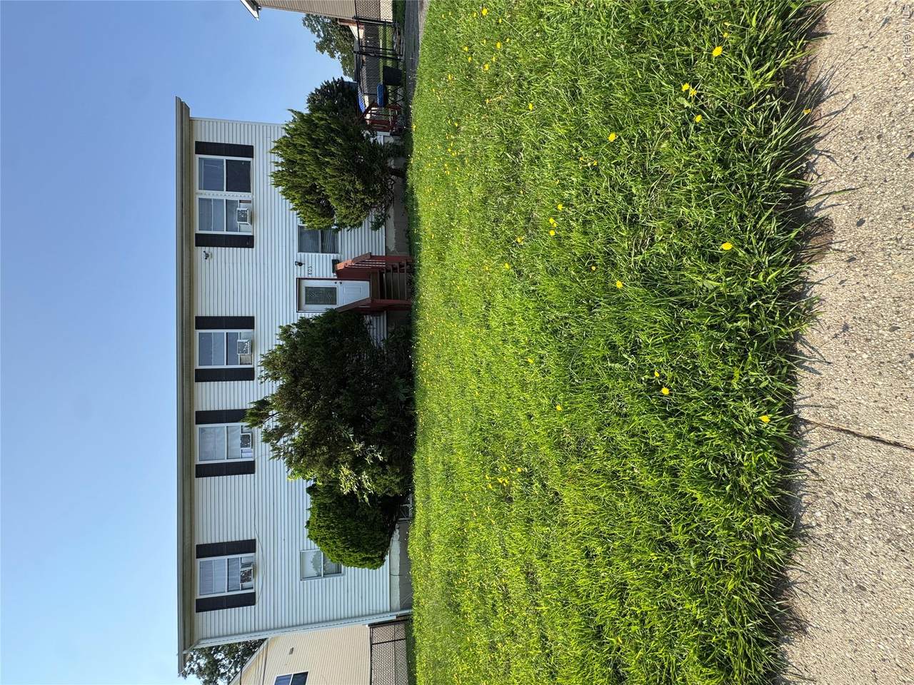 806 Bayview Avenue - Photo 1