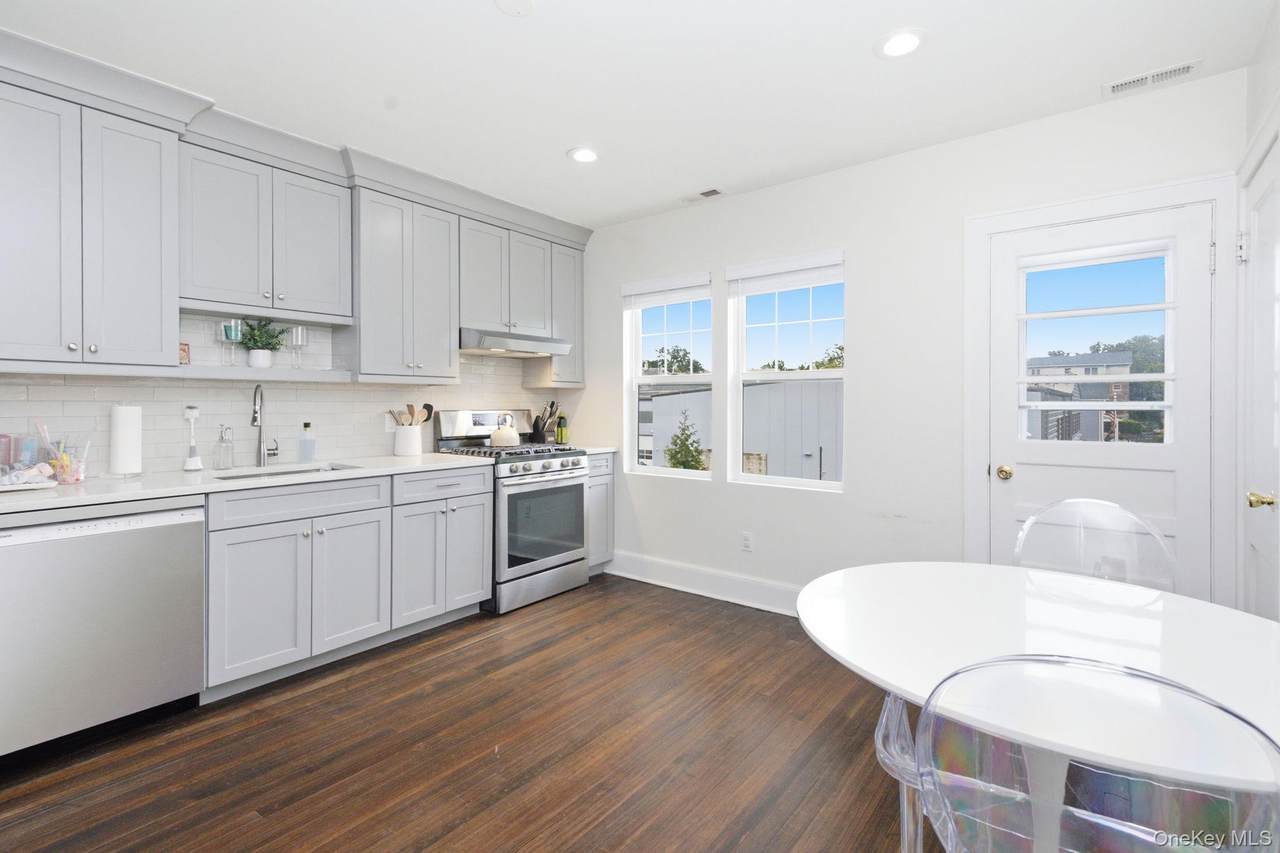 229 S Ridge Street - Photo 1