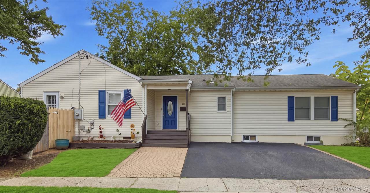 301 Laurel Road - Photo 1
