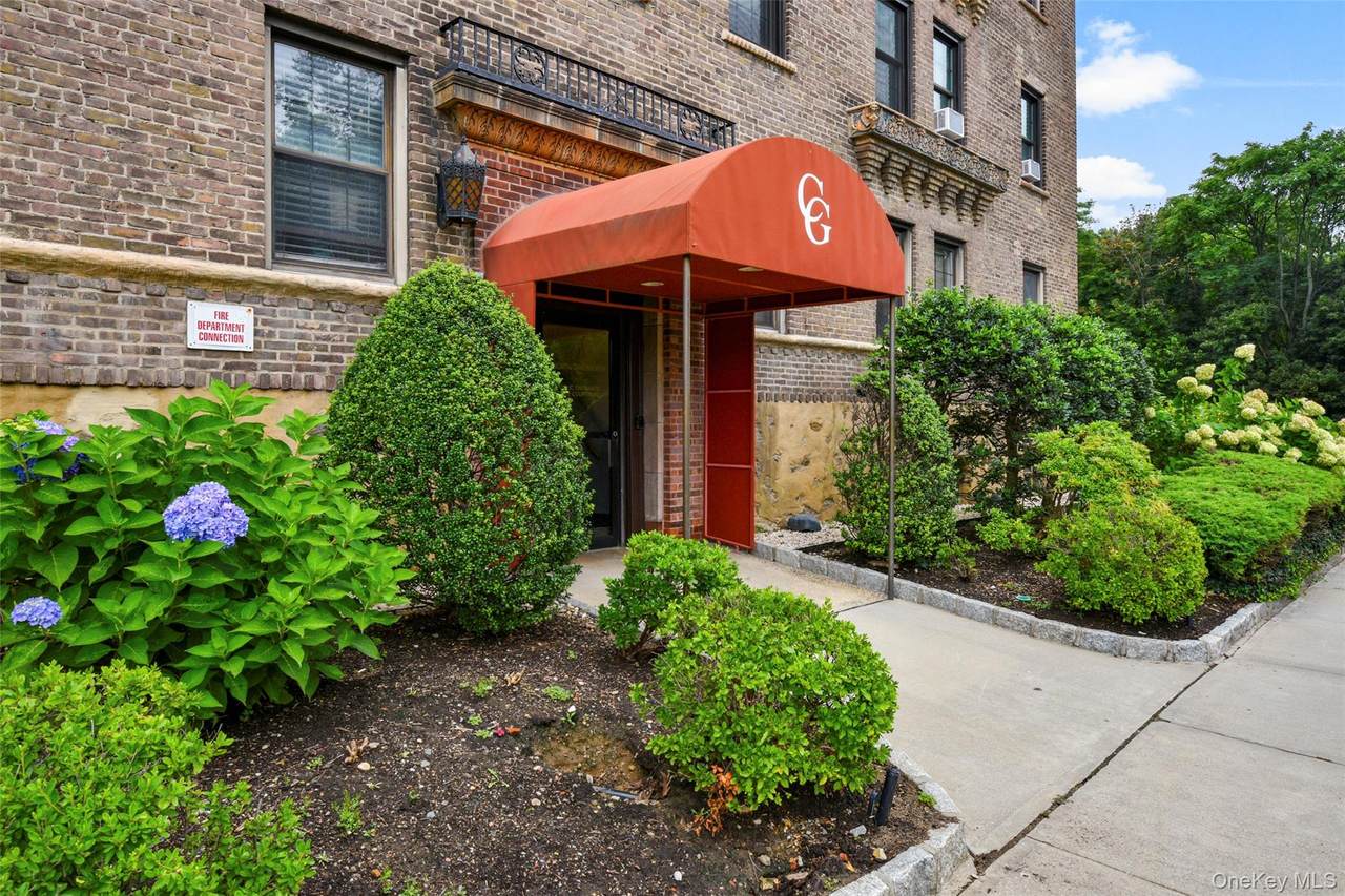 14 Chatsworth Avenue - Photo 1