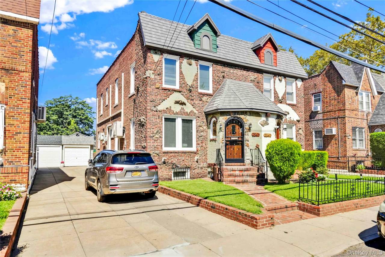 204-11 Murdock Avenue - Photo 1