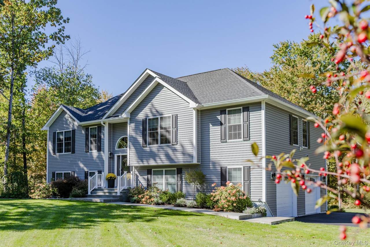 327 Commons Road - Photo 1