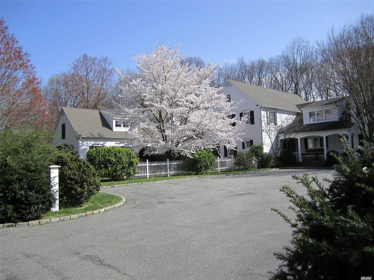 110 Piping Rock Road - Photo 1