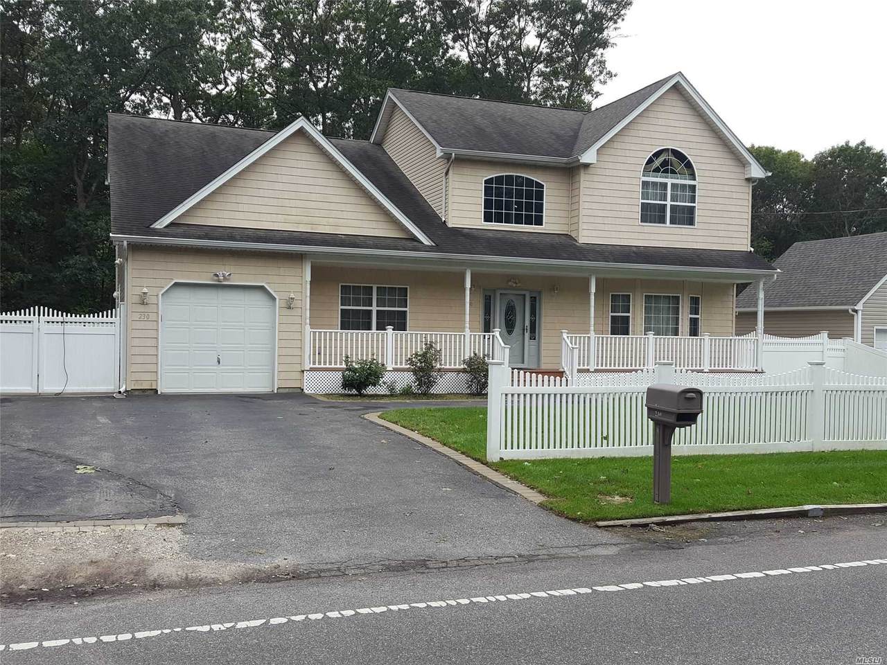 L-4 Bridgeport Avenue - Photo 1