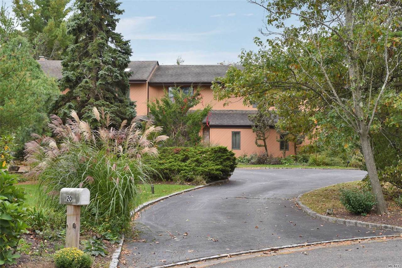 20 Carriage Court - Photo 1