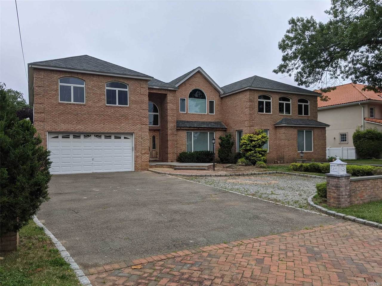 2739 Merrick Avenue - Photo 1