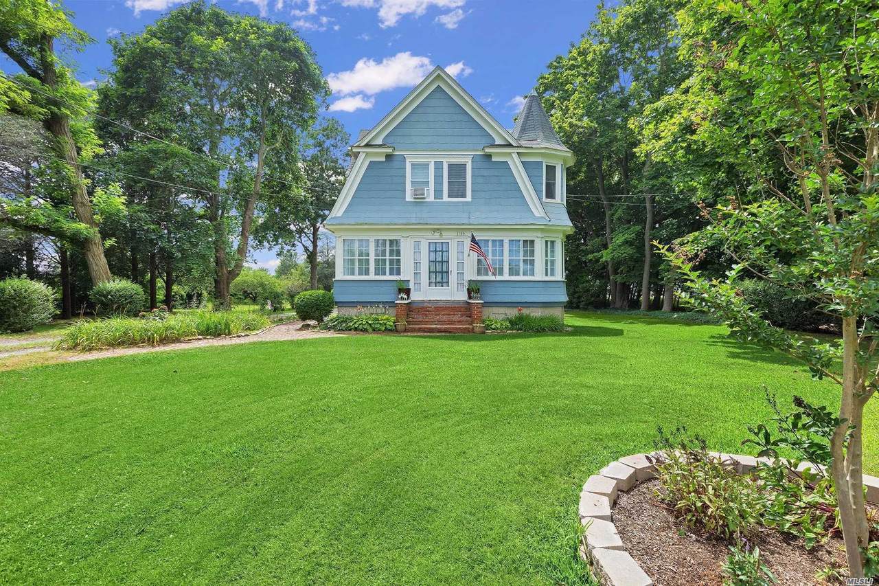 1985 Peconic Lane - Photo 1