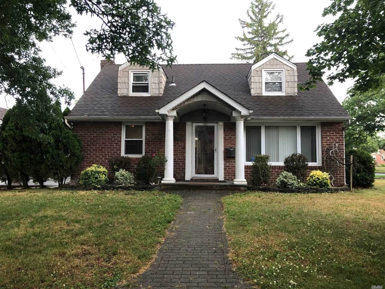 1702 Aladdin Avenue - Photo 1