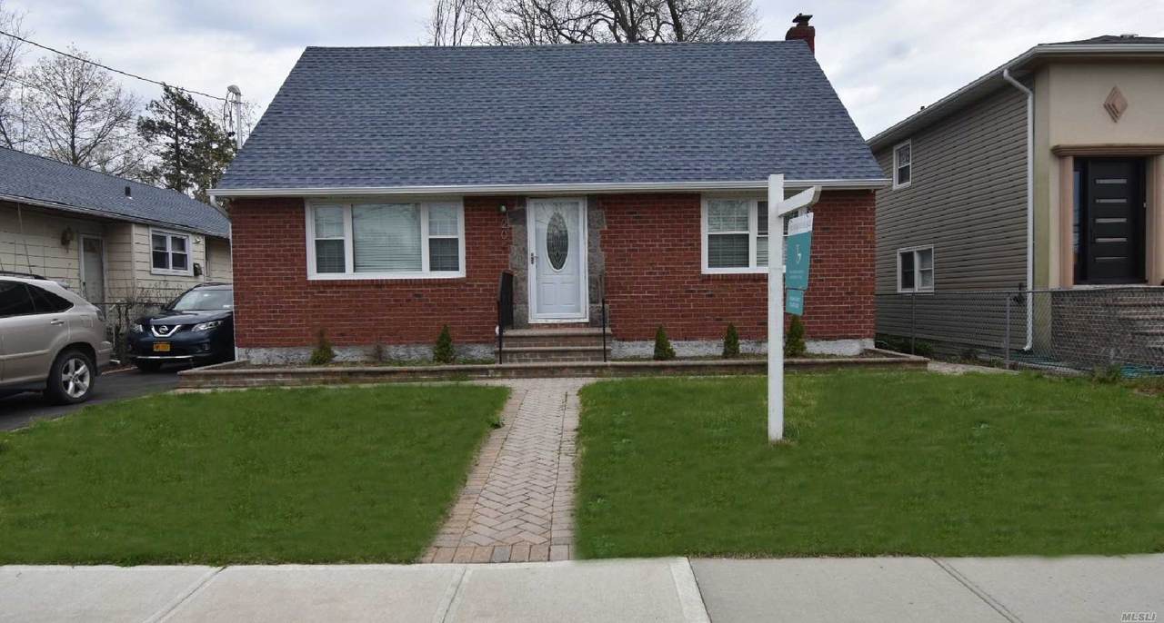 204 Brook St - Photo 1
