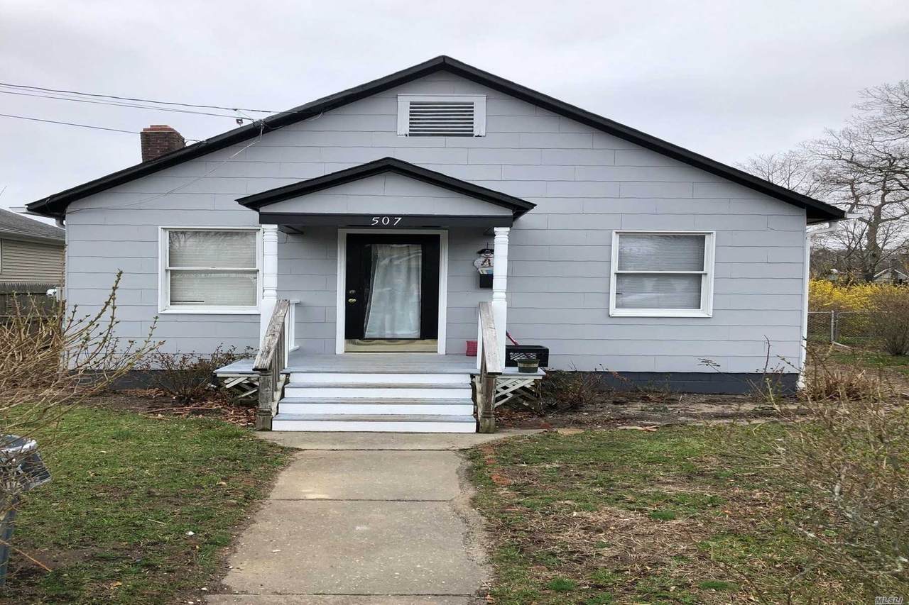 507 Sweezy Avenue - Photo 1