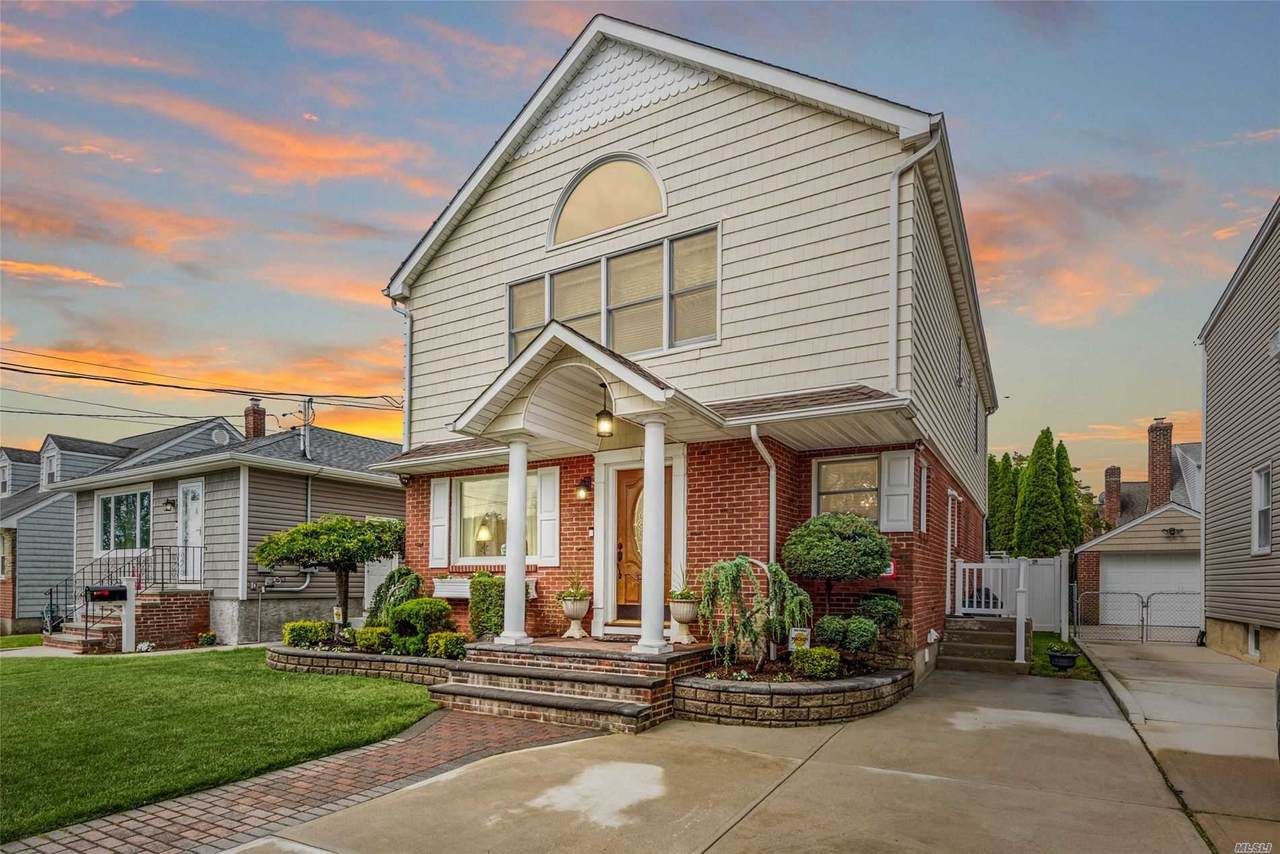 193 Sheridan Boulevard - Photo 1