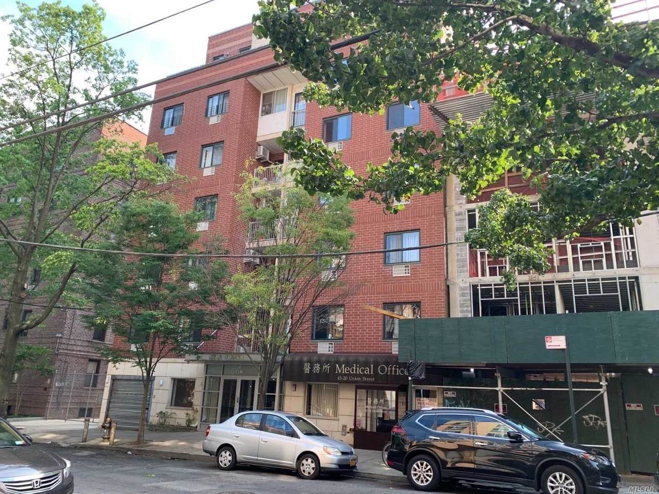 43-20 Union Street - Photo 1