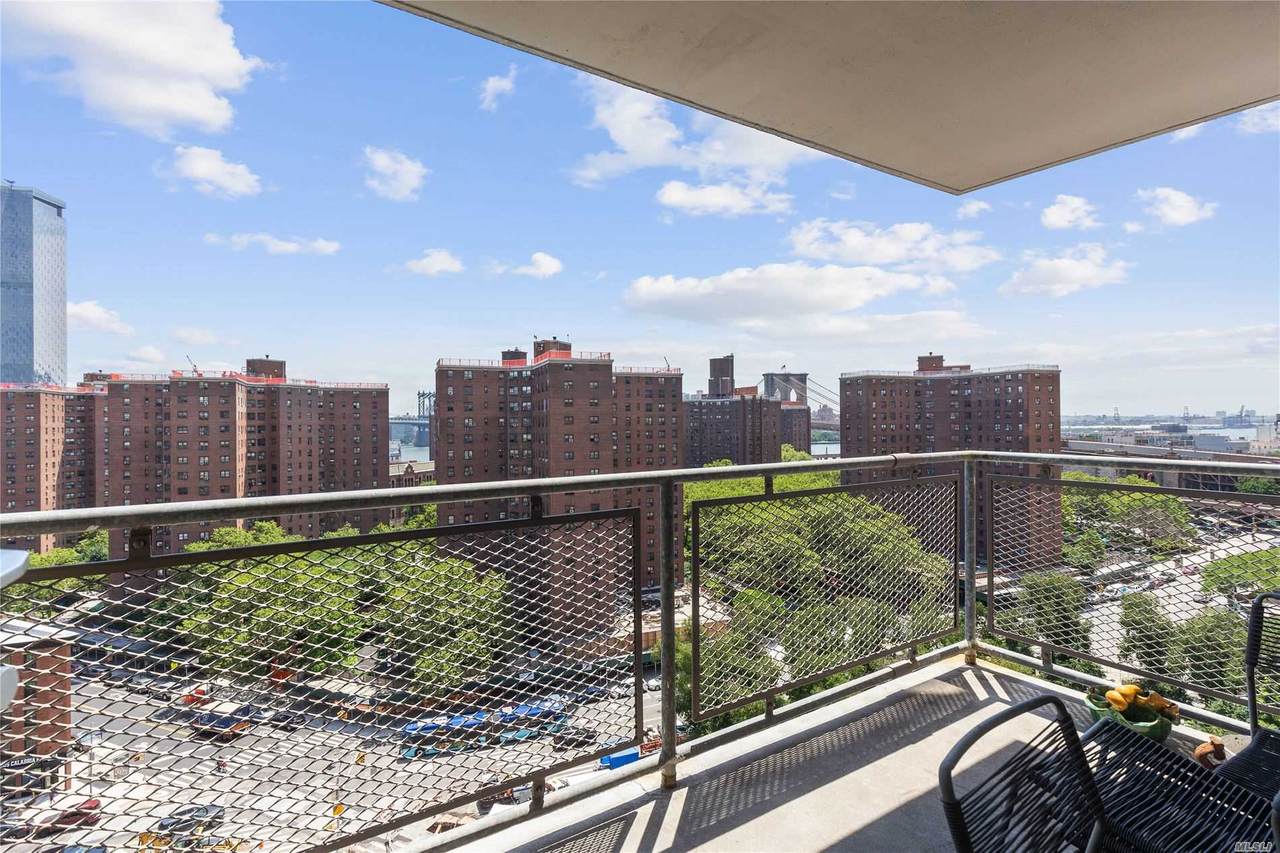 165 Park Row - Photo 1