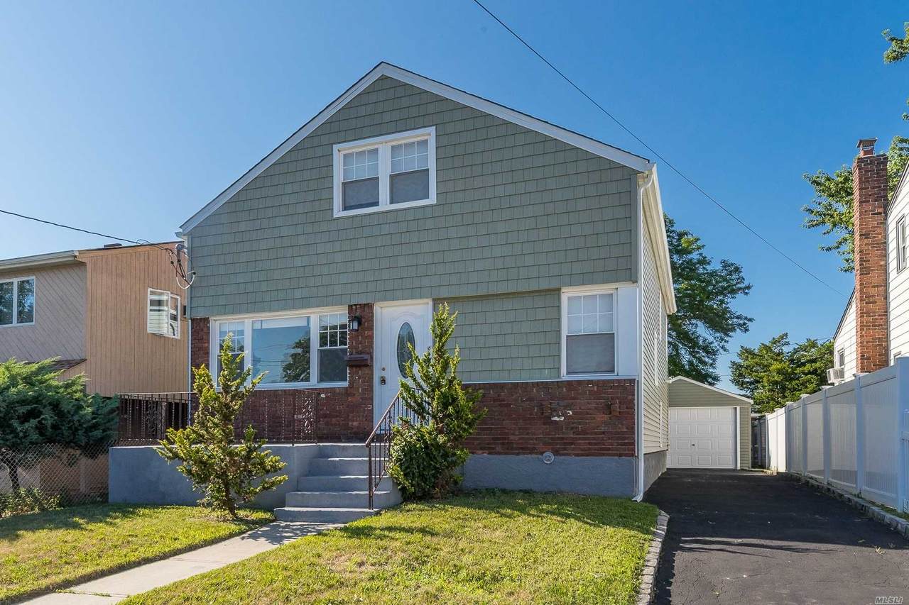 383 Windsor Parkway - Photo 1