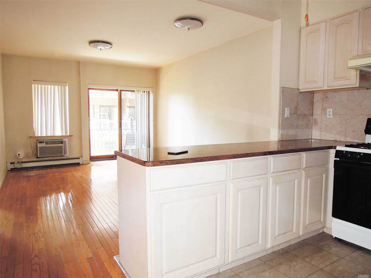 42-31 Colden Street - Photo 1