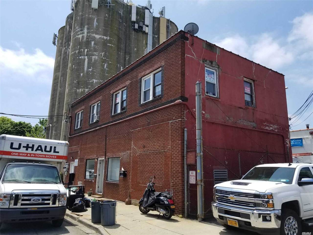 22 Van Buren Avenue - Photo 1