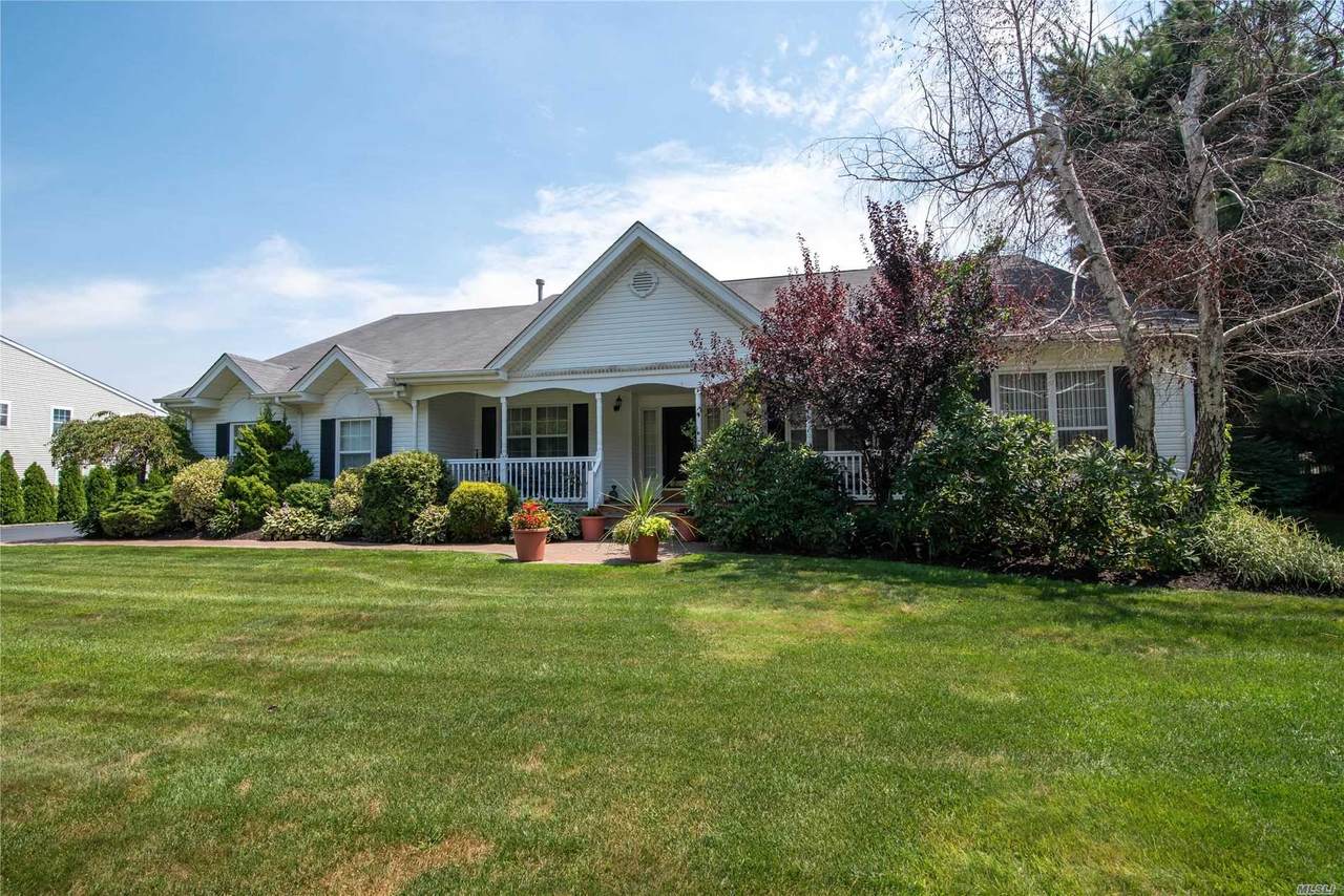 33 Varsity Boulevard - Photo 1