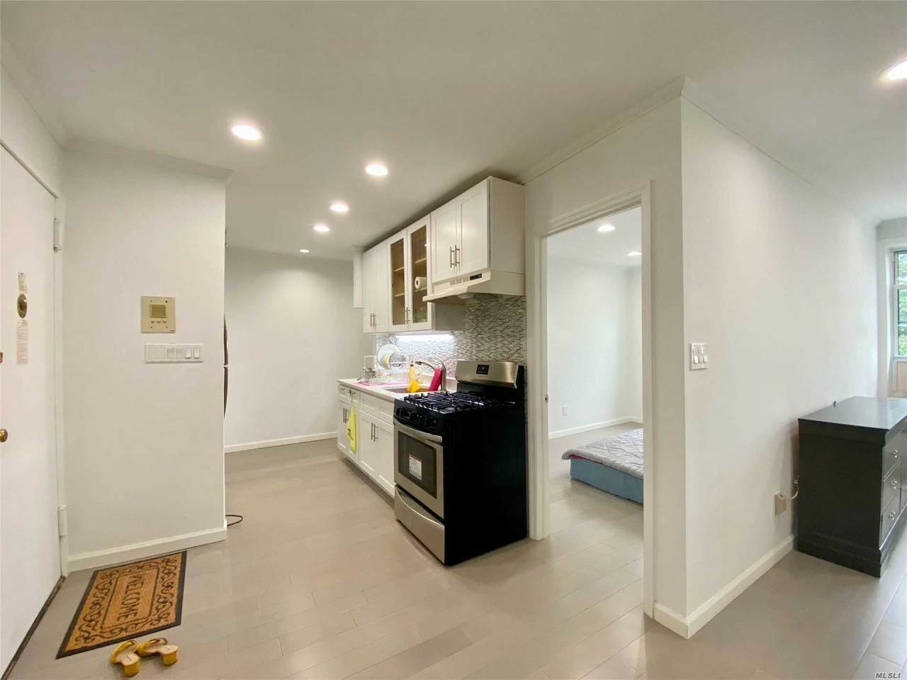 42-40 Bowne St - Photo 1