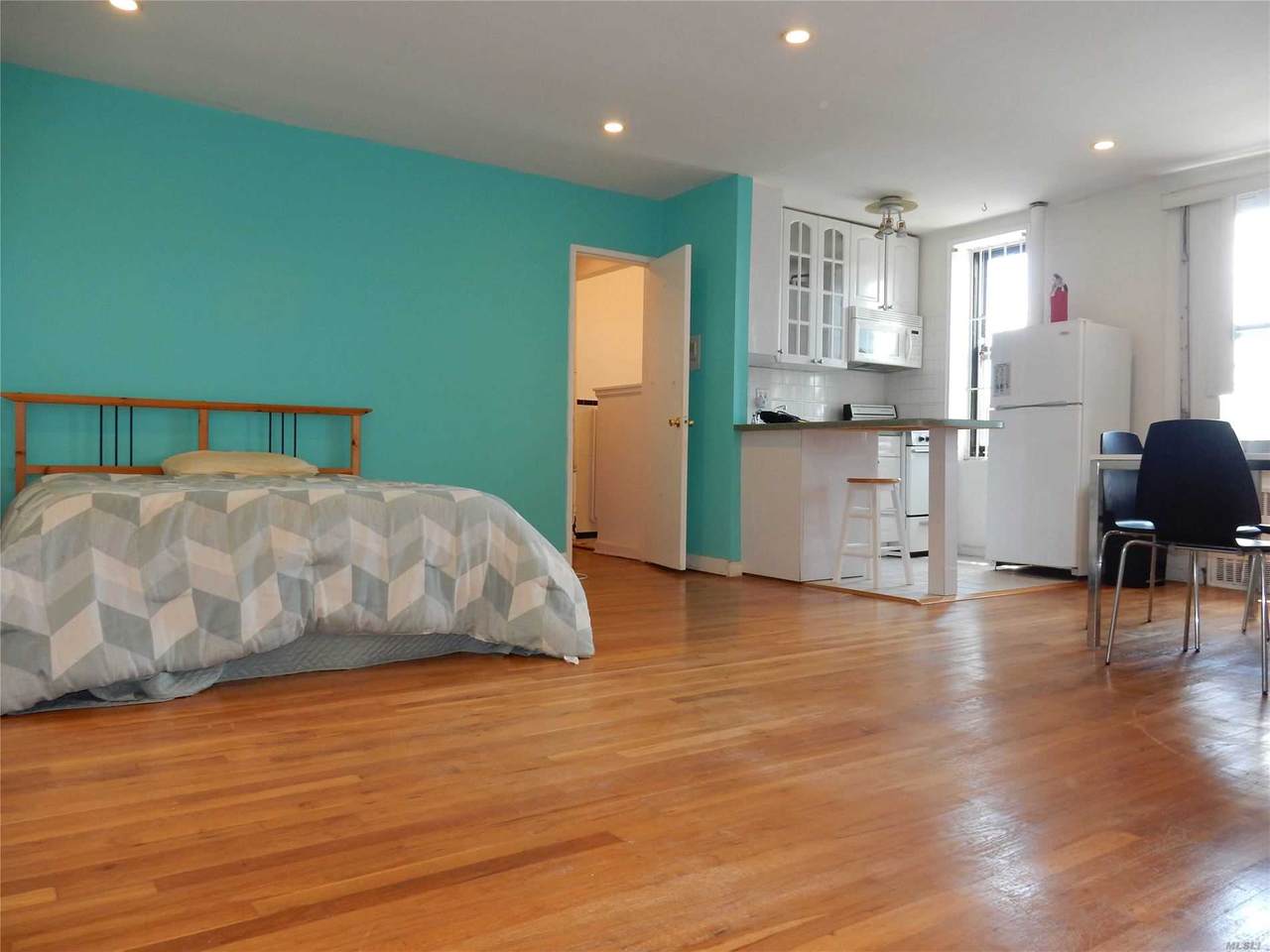 83-40 Austin Street - Photo 1