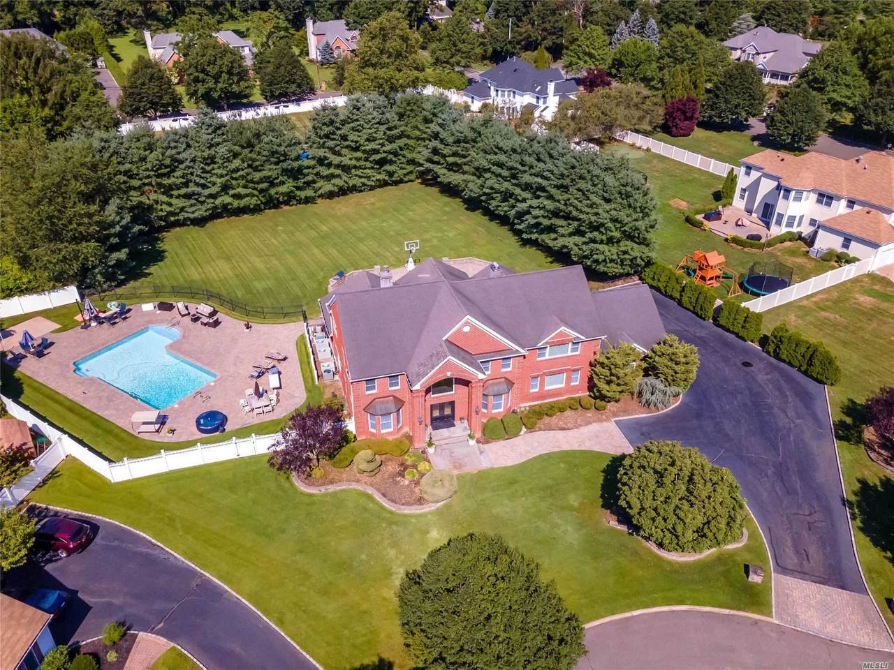 3 Astor Court - Photo 1