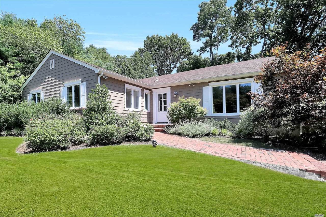 367 Woodbury Road - Photo 1