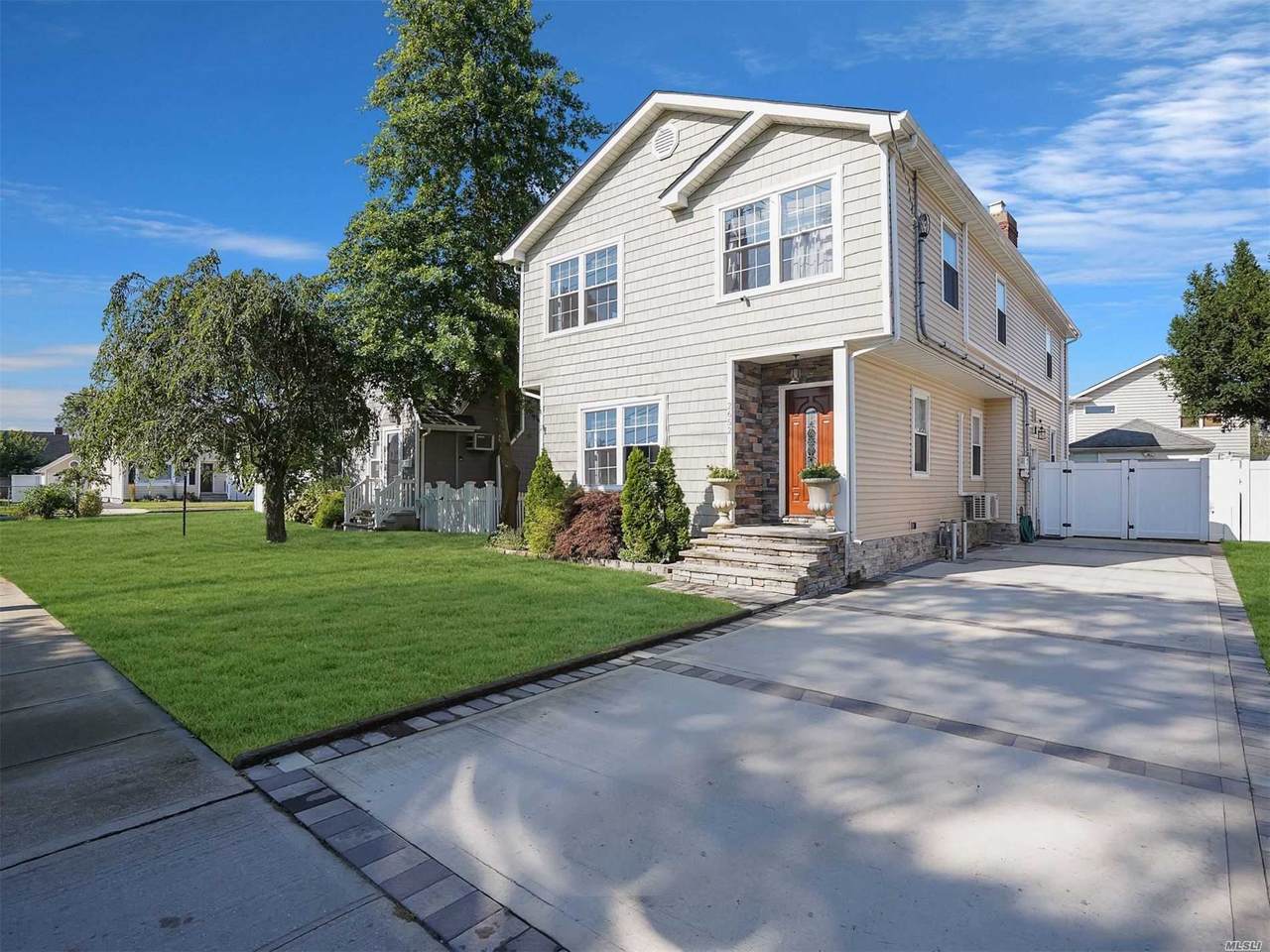 2652 Montauk Avenue - Photo 1
