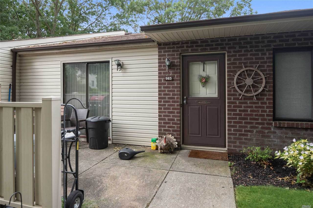 983 Skyline Drive - Photo 1
