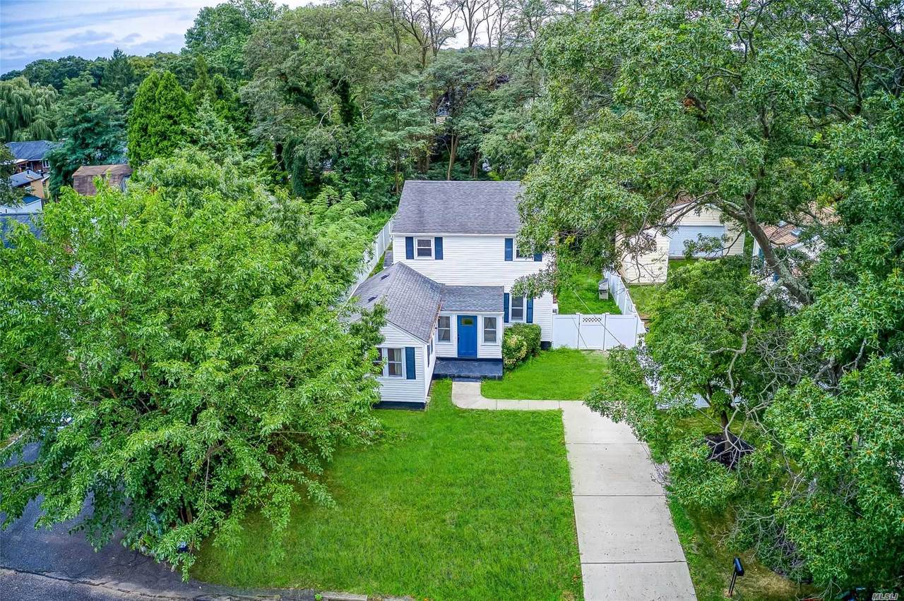 10 Blossom Avenue - Photo 1