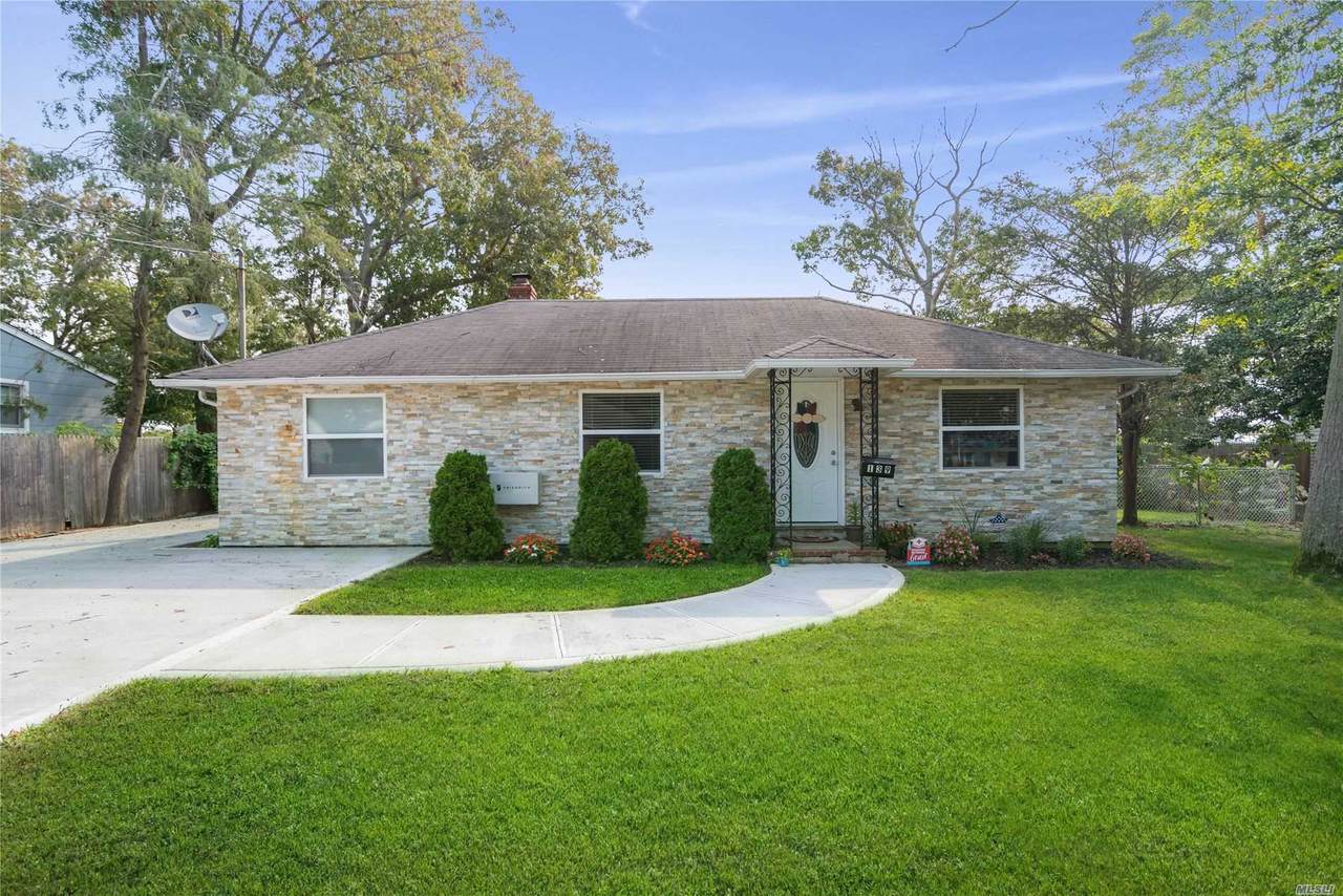 139 Phyllis Drive - Photo 1