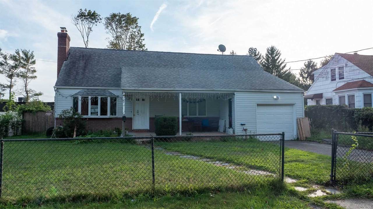 312 Brook Avenue - Photo 1