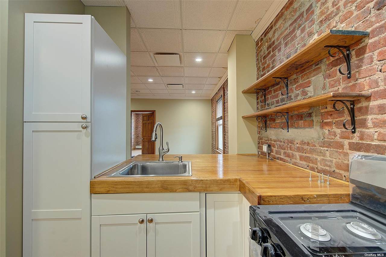68-06 Woodside Avenue - Photo 1