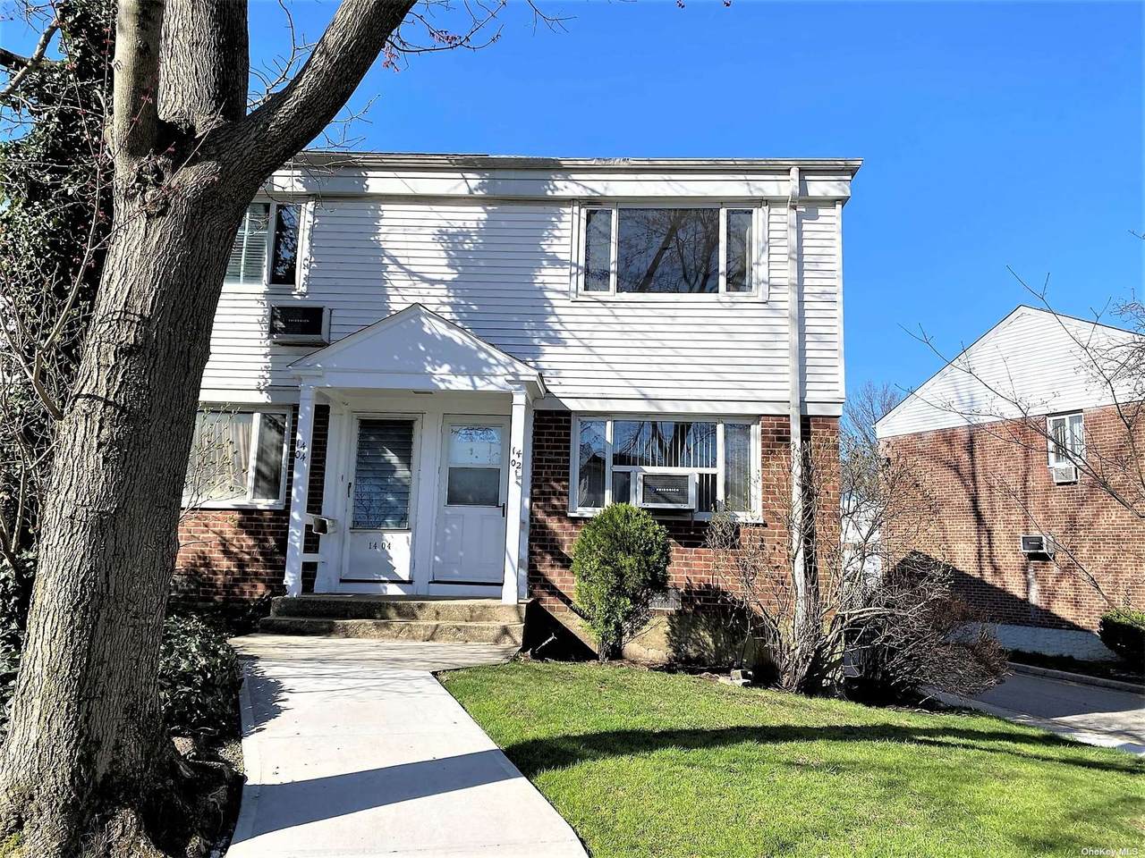 14-02 Bell Boulevard - Photo 1